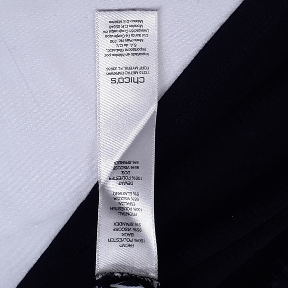 Chico's Scoop Neck Keyhole Blouse Size Medium - Picture 4 of 6